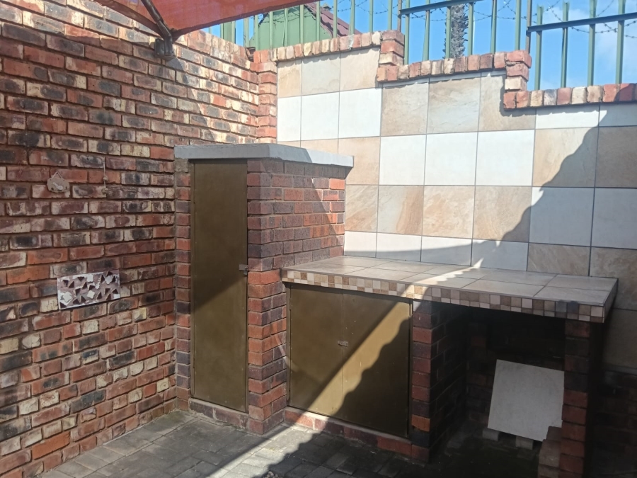 To Let 2 Bedroom Property for Rent in Pentagon Park Free State